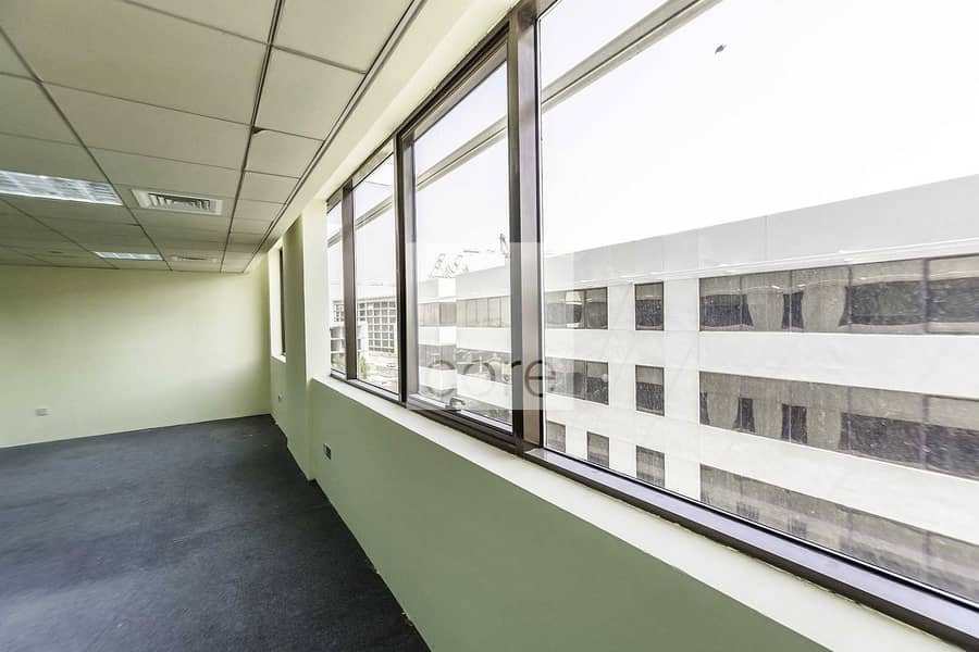 6 Spacious fitted office l High floor unit