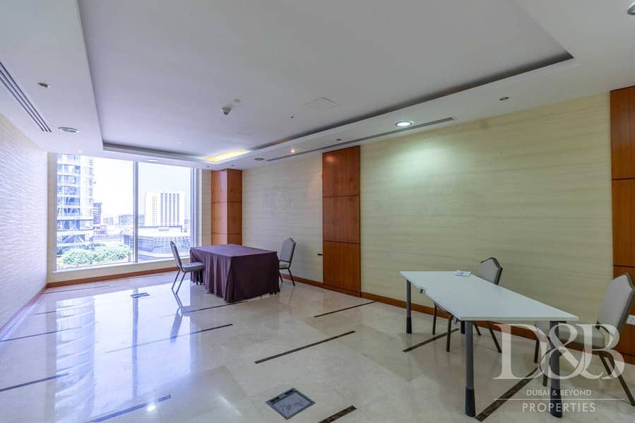 6 Prime Location | Office with High End Furnishing