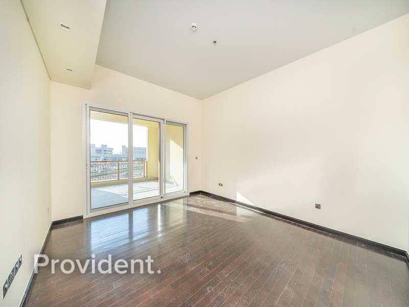 17 Vacant On Transfer | Extended Balcony | Brand New