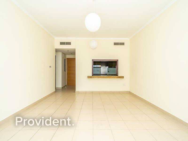 21 Ready Investment | Vacant | Spacious Layout