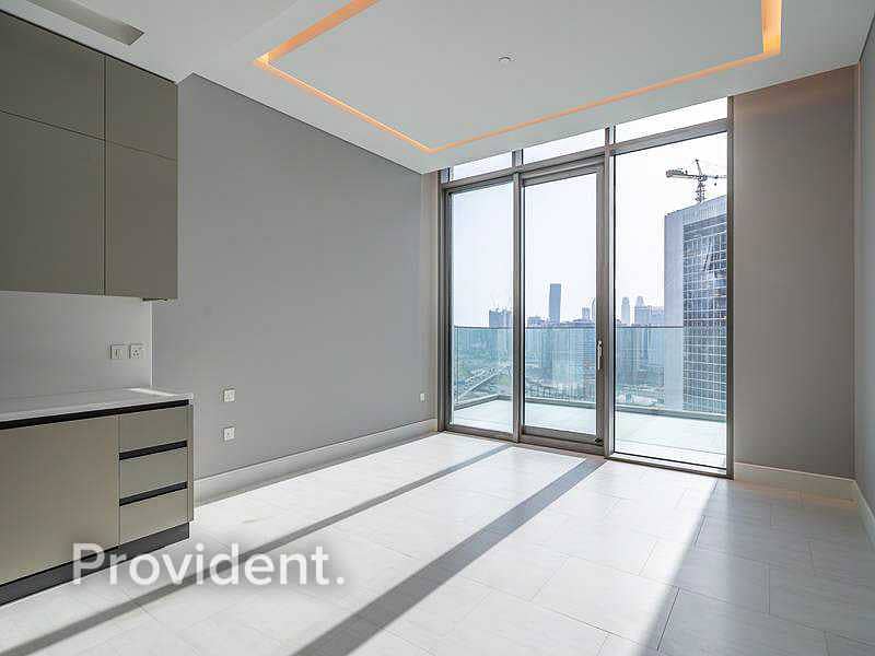 7 Exclusive | Best Layout of 1BR | Vacant