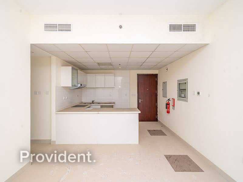 17 Exclusive | High Floor | Vacant Apartment