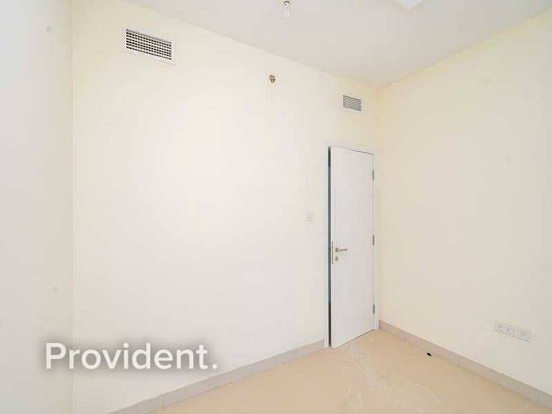 20 Exclusive | High Floor | Vacant Apartment