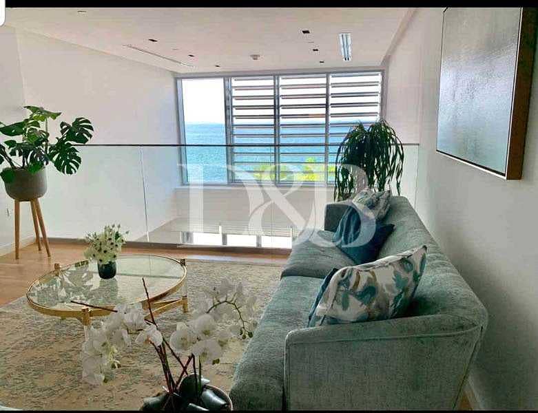 5 Luxurious Townhouse With Full Sea View