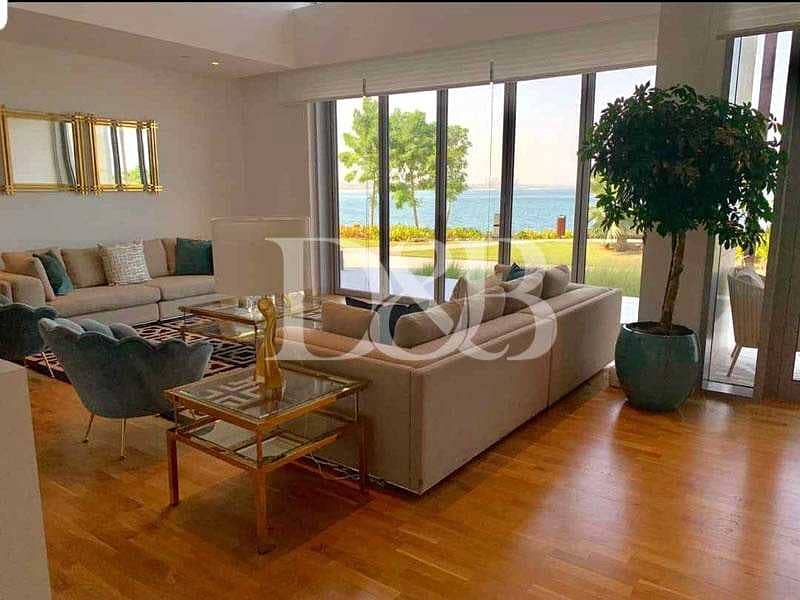 9 Luxurious Townhouse With Full Sea View