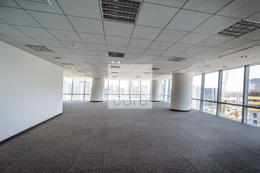 5 Fitted office with view of Al Khail Side