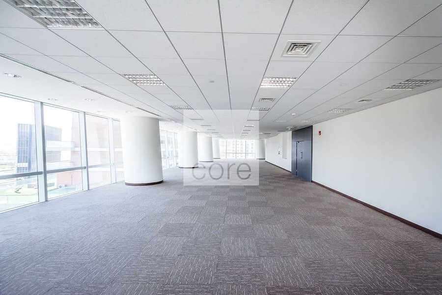 10 Fitted office with view of Al Khail Side