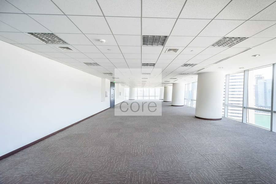 11 Fitted office with view of Al Khail Side