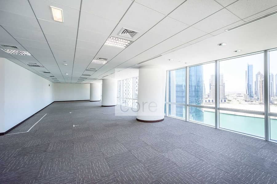 12 Fitted office with view of Al Khail Side