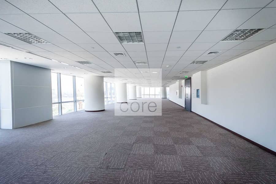 14 Fitted office with view of Al Khail Side