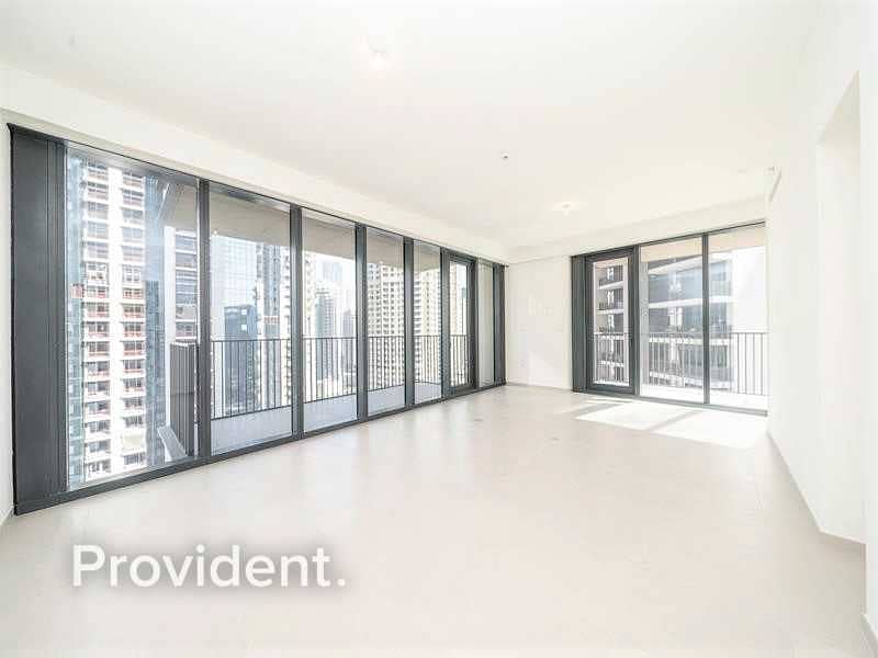 Boulevard Facing | Bright Corner Unit