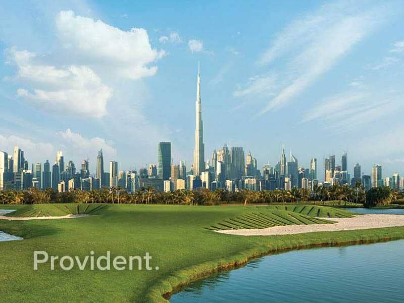 Beautiful Views of the Golf & Dubai Skyline