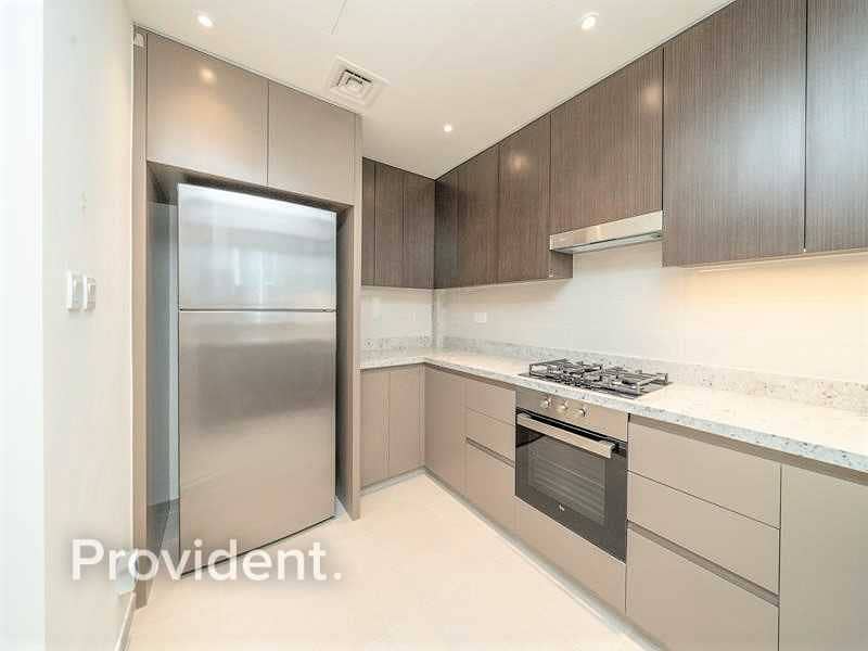 11 Ultra Spacious Living | Overlooking Downtown