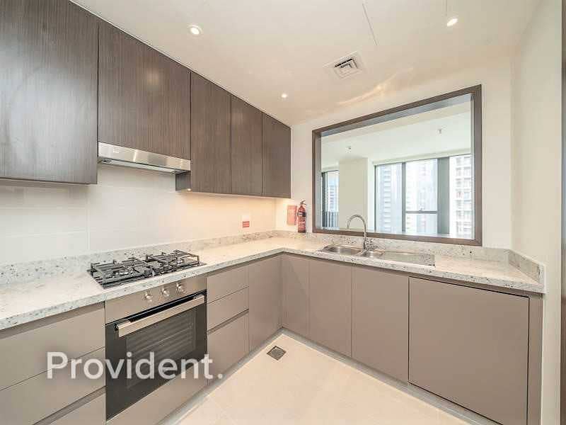 12 Ultra Spacious Living | Overlooking Downtown