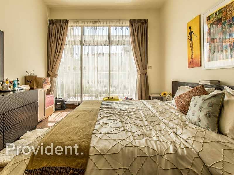 6 Exclusive Corner Unit | Elegantly Decorated