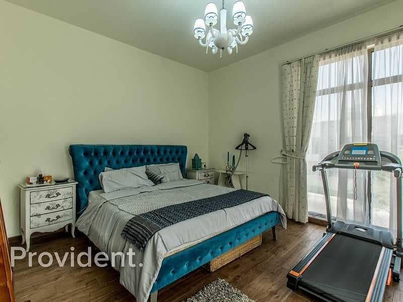 8 Exclusive Corner Unit | Elegantly Decorated