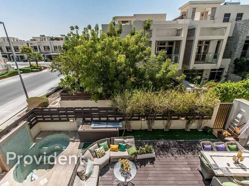 16 Exclusive Corner Unit | Elegantly Decorated