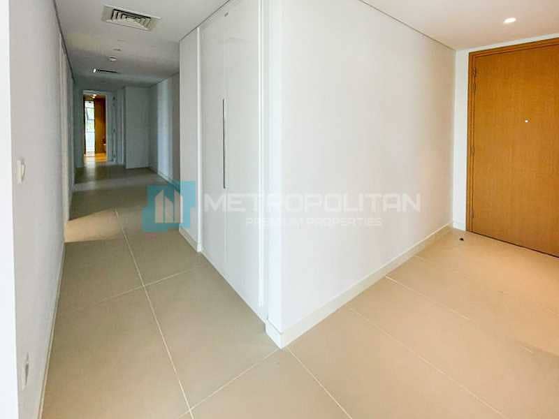 10 Cozy Home | Dubai Ain View | Wooden floor| Vacant