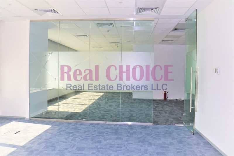 5 Fitted Office w/partitions in SZR |Well Maintained