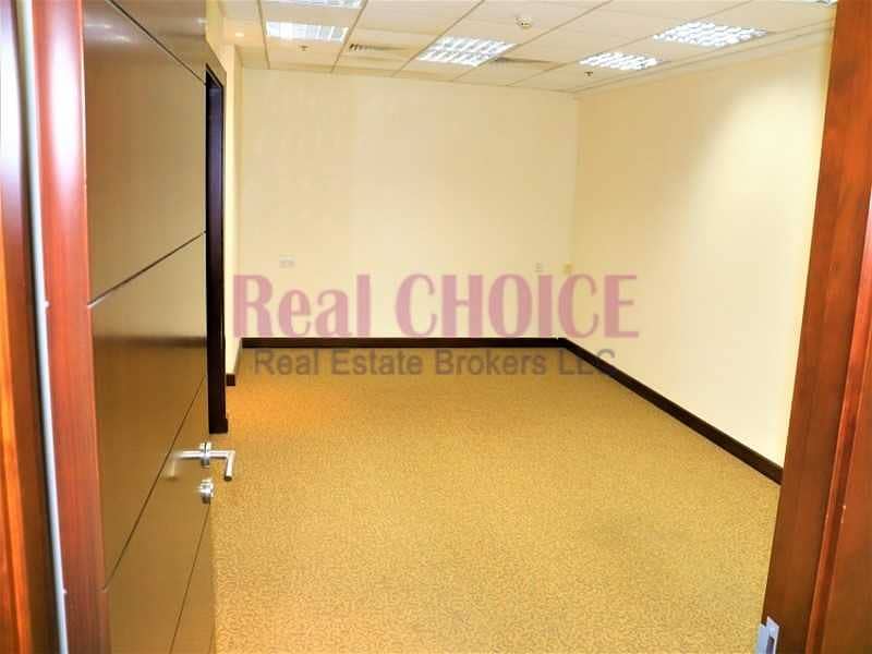 10 Fitted Office with Partitions in Sheikh Zayed Road