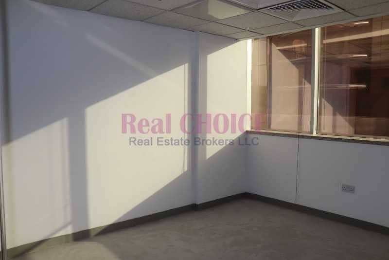 7 Fitted office with glass partitions in SZR