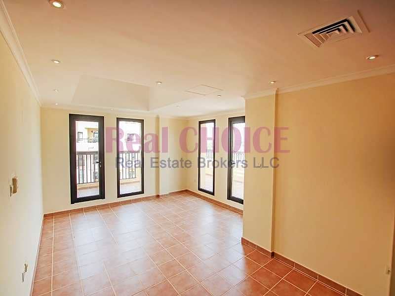 12chqs|No Commission|2BR Top Floor Apartment 12chqs|No Commission|2BR Top Floor Apartment