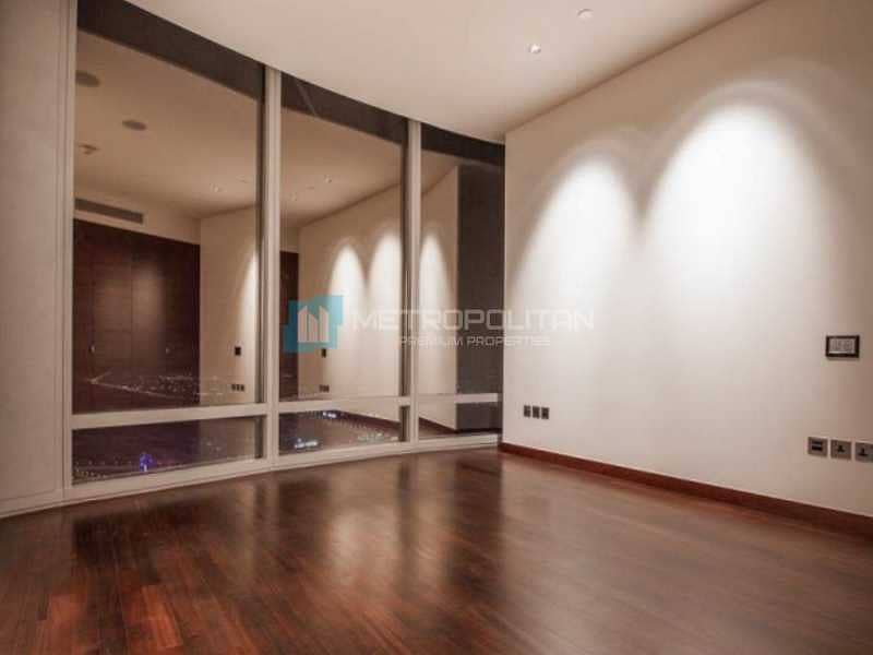 12 Luxury Living | High Floor | Huge Living room