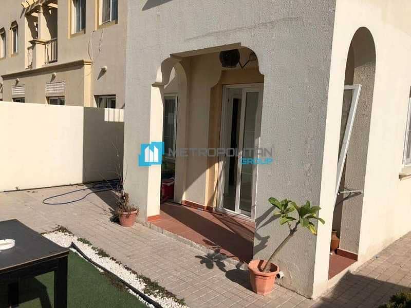 7 Near the Communal Pool and Park I Resale Deal