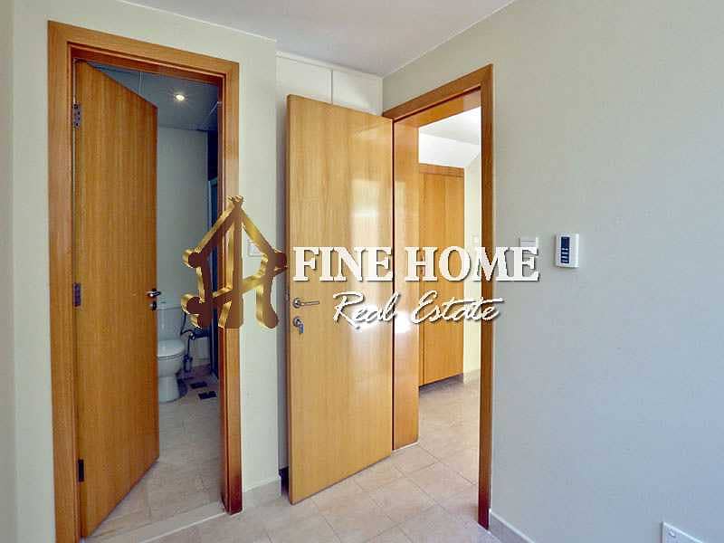 Make this Spacious 4BR Townhouse Yours Now Make this Spacious 4BR Townhouse Yours Now