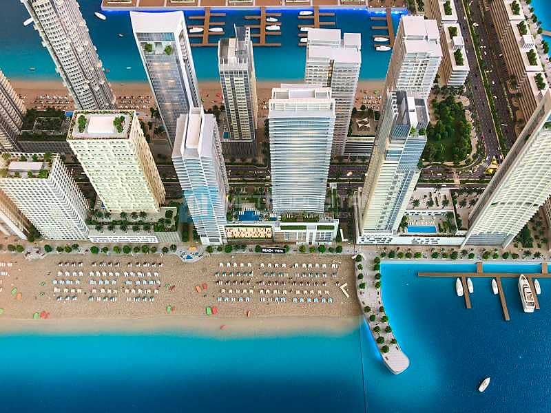 7 Magnificent View of the  Sea. Dubai Eye and Marina