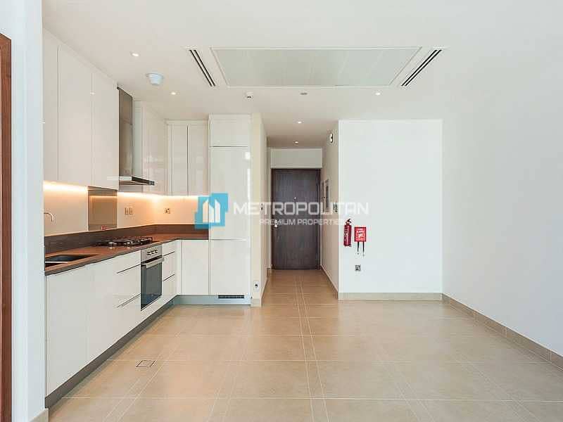 High Floor Apt| Spacious City View| Mint Condition
