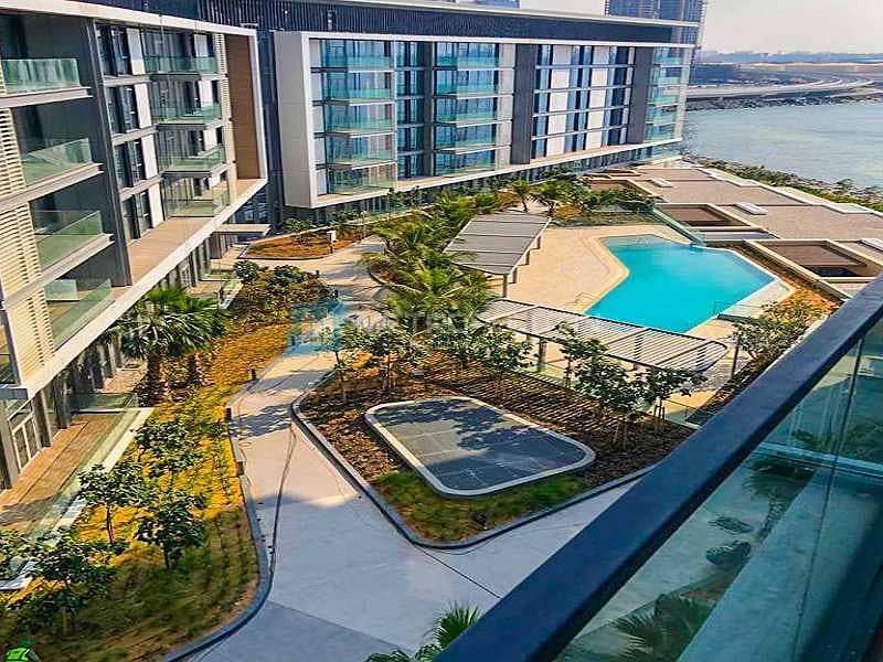5 Pool and sea view | Spacious 1 Bed | High Floor