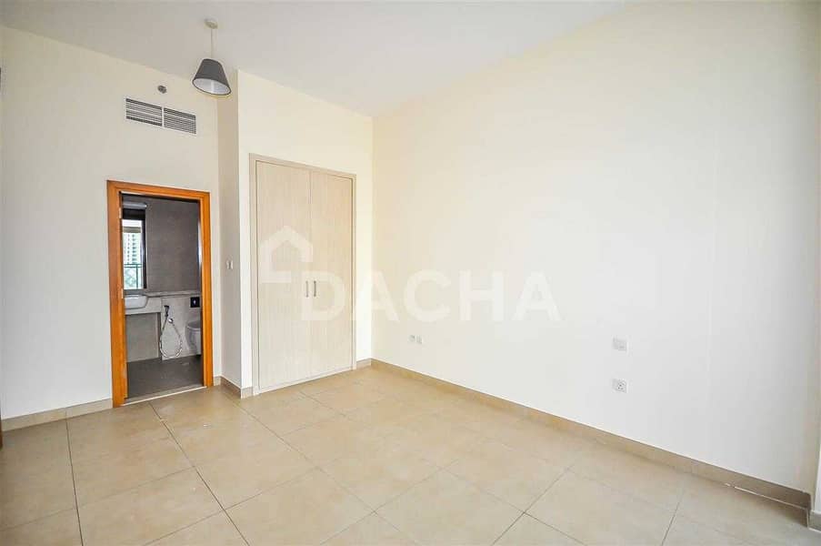 11 Spacious / Balcony /White Goods / 4 Cheques