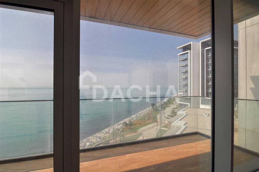 4 Luxury Living / 4 Br+Maids / Full Sea View