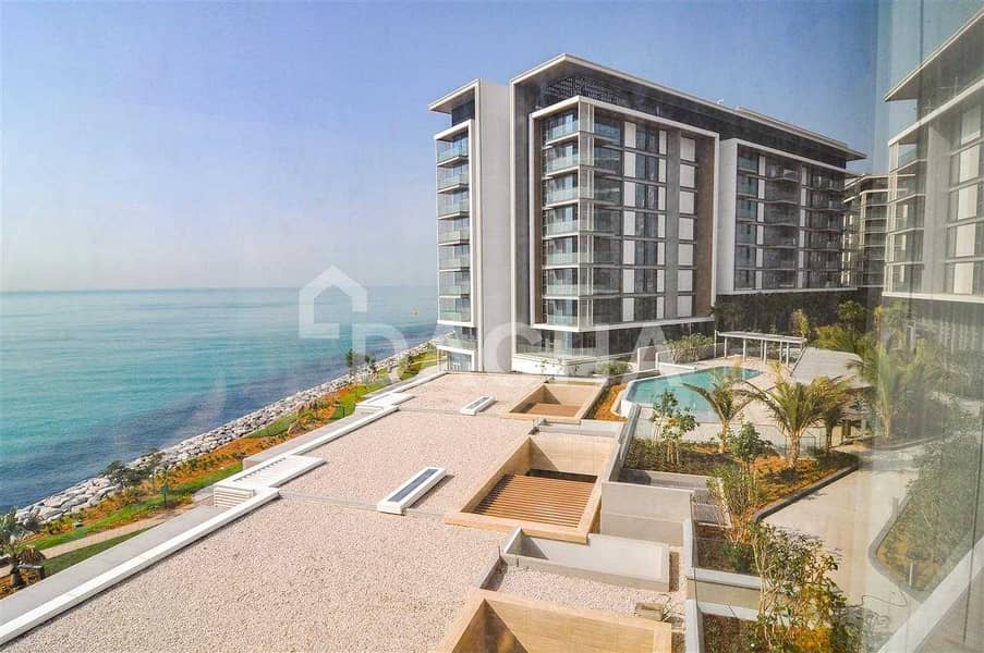 15 Luxury Living / 4 Br+Maids / Full Sea View