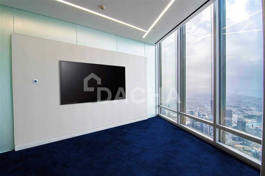 18 EXCLUSIVE FITTED OFFICE / Very High Floor