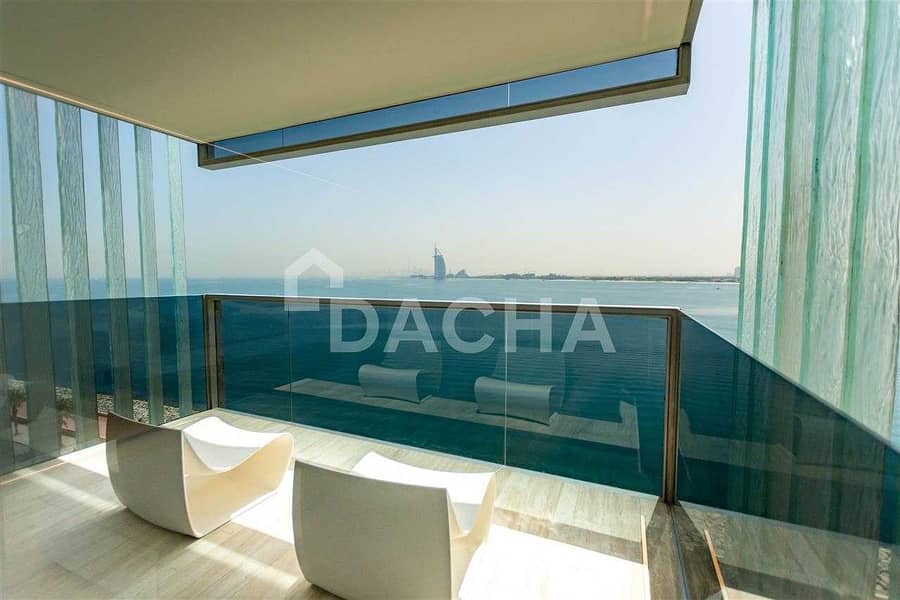 12 Breathtaking Views / Designer Residence