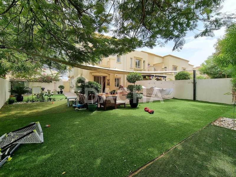 14 200 Sq. Ft Plot / Great Villa