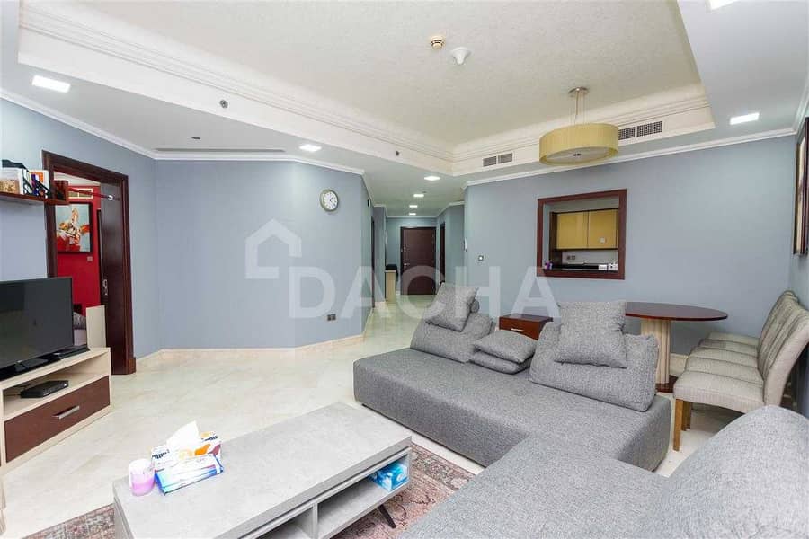18 Vacant One Bedroom // Spectacular Sea View