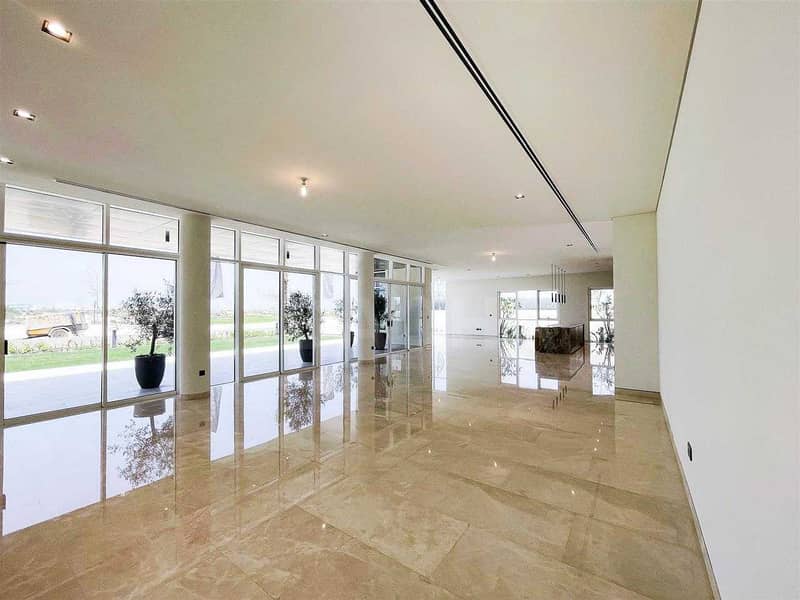 5 B2 Contemporary 6 Bed / RESALE