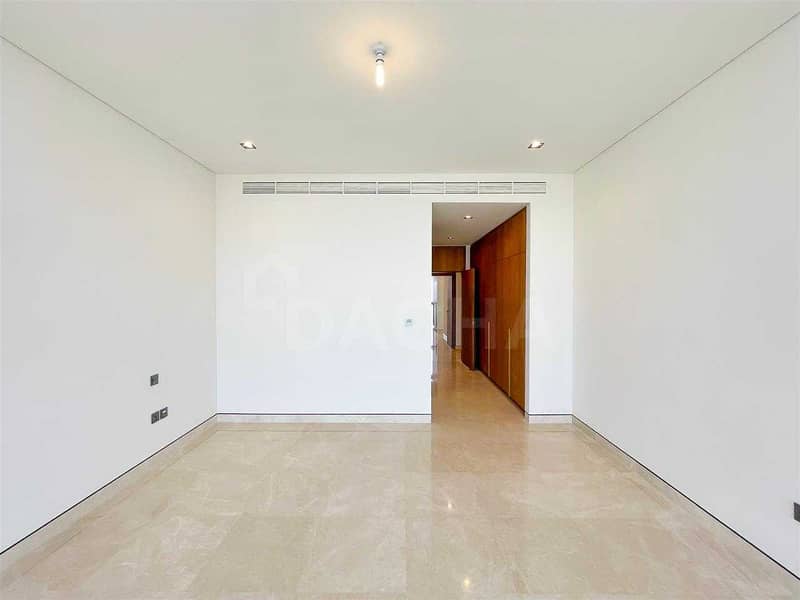 28 B2 Contemporary 6 Bed / RESALE