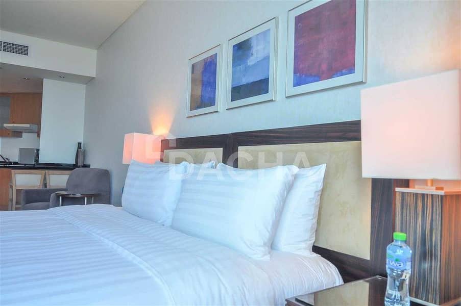11 Downtown Studio in Iconic 5* Shangri-la hotel / Sea view / Short & long term stay