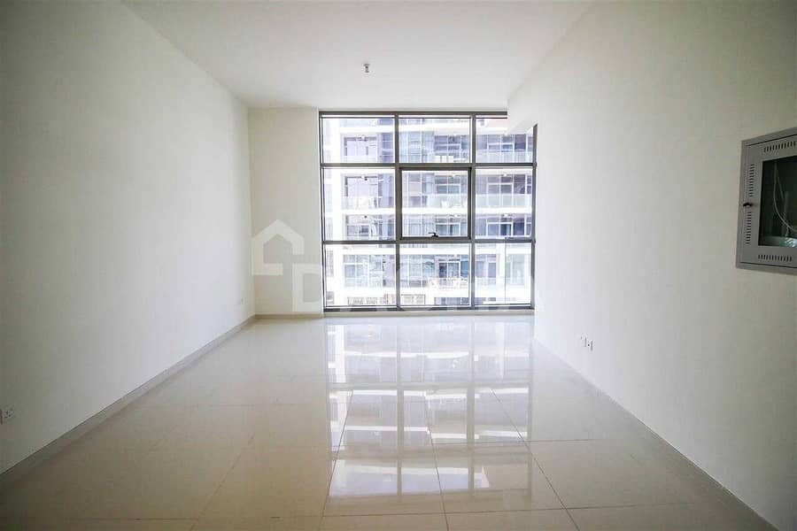 4 Spacious 1br / High Floor / Pool View!