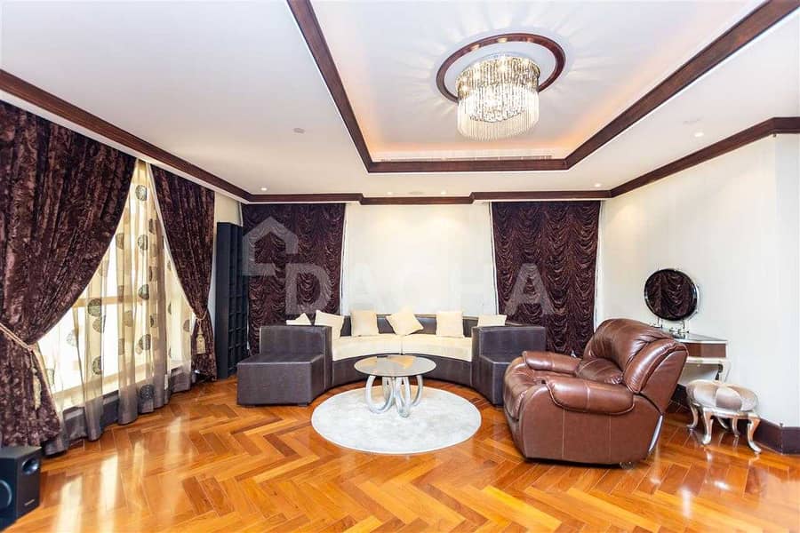 24 Exclusive! Stunning Fully Upgraded Penthouse