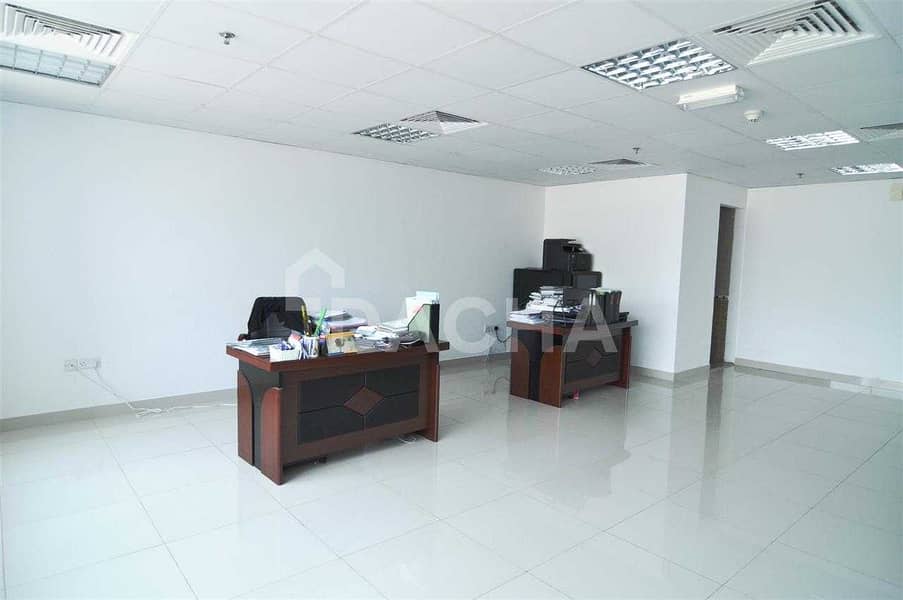 2 Best price / Fitted office with glass partitions