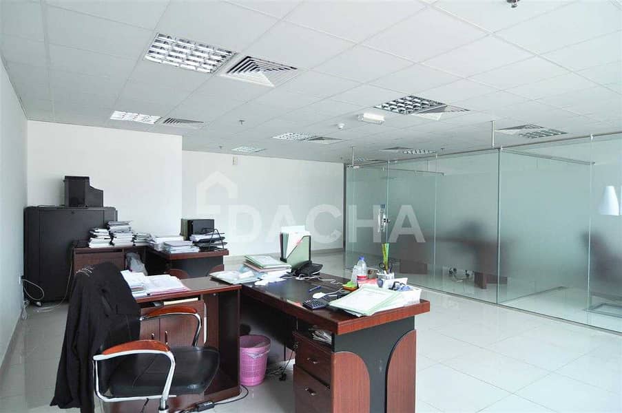 4 Best price / Fitted office with glass partitions