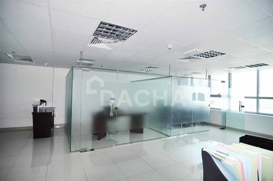 8 Best price / Fitted office with glass partitions