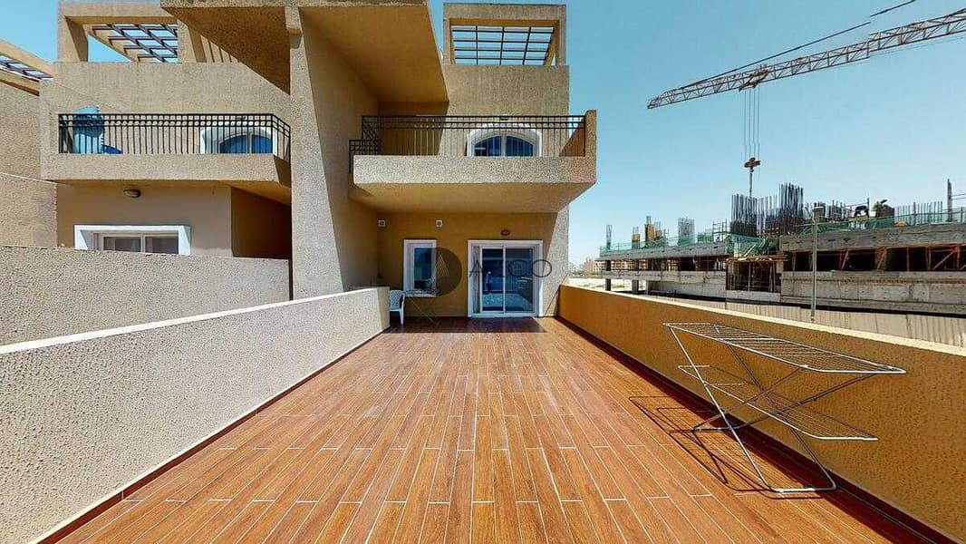 10 Spacious Living| Huge Balcony| Mediterranean Style