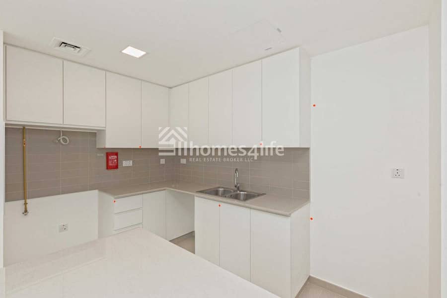 3 Check out our genuine photos and the property's floorplan