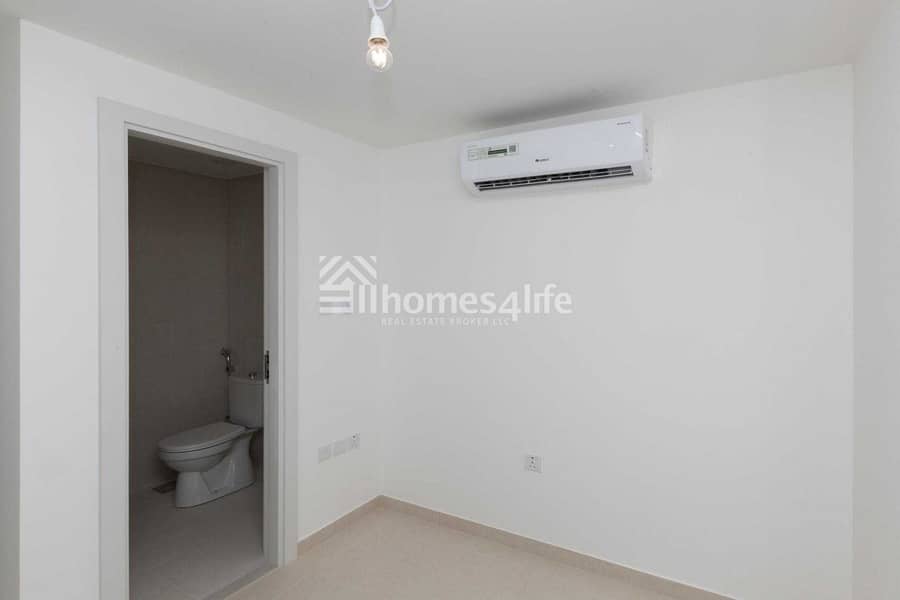 6 Check out our genuine photos and the property's floorplan